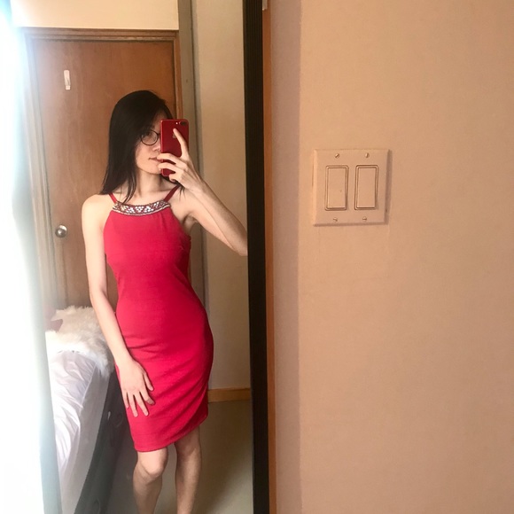 Red dress - Picture 2 of 7